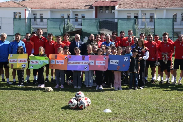 Kastamonu'da Öğrencilerden Sarımsaklı Taç Sürprizi