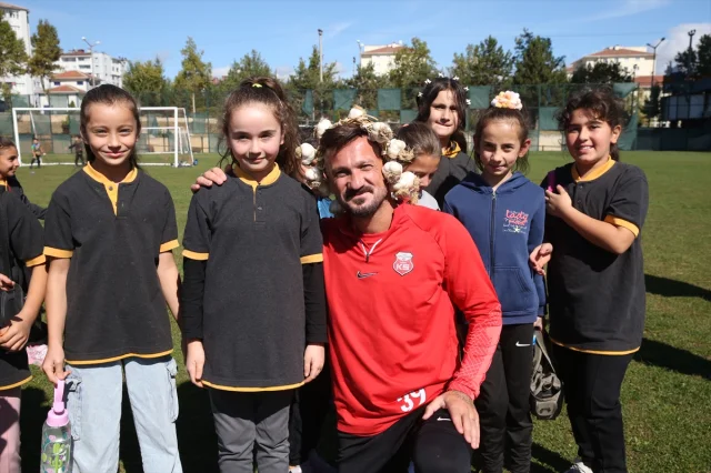 Kastamonu'da Öğrencilerden Sarımsaklı Taç Sürprizi