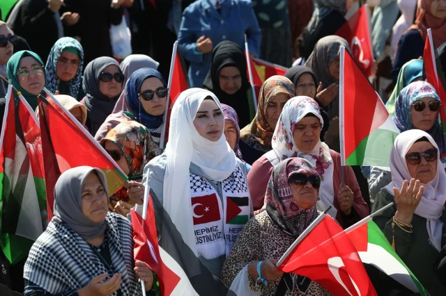 Hatay'da İsrail'e Protesto: Gazze'ye Destek Teknelerden Yansıdı