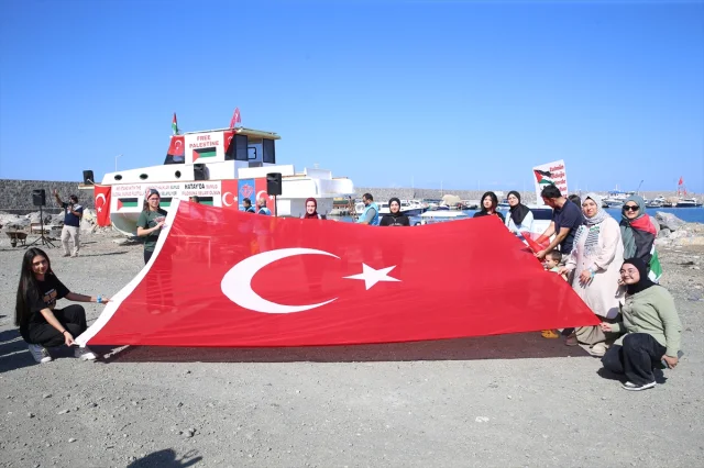 Hatay'da İsrail'e Protesto: Gazze'ye Destek Teknelerden Yansıdı