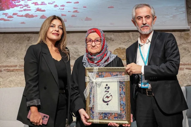 İstanbul Çocuk Kitapları Fuarı'nda Vefa Ödülü Verildi. Kazanan İsim Herkesi Şaşırttı