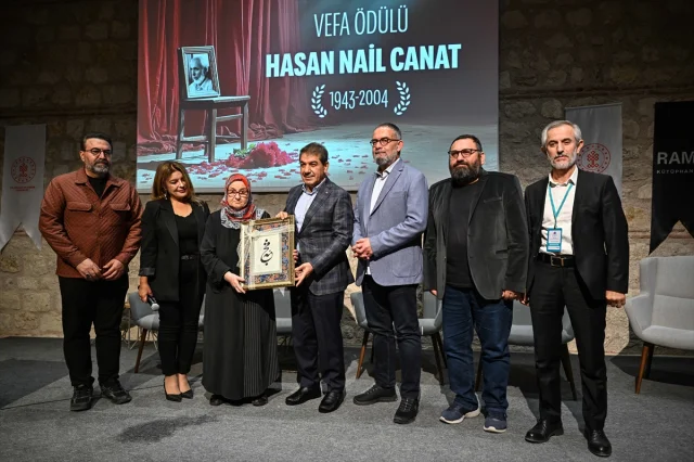 İstanbul Çocuk Kitapları Fuarı'nda Vefa Ödülü Verildi. Kazanan İsim Herkesi Şaşırttı