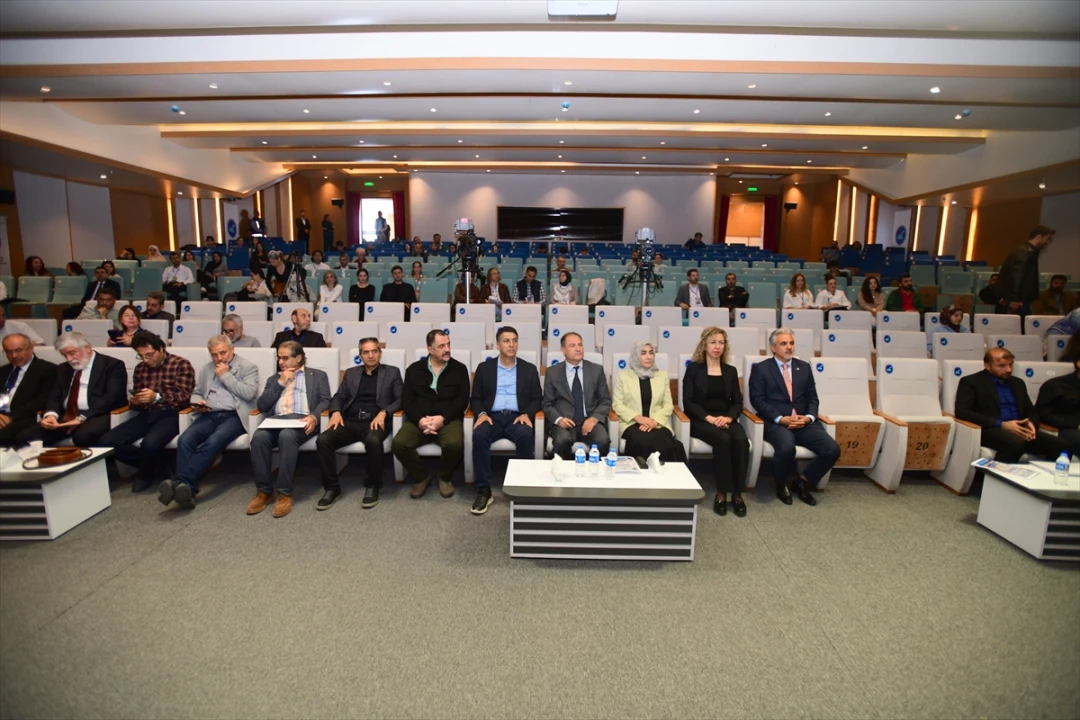 Van'daki Uluslararası Sempozyum Yeni Ufuklar Açıyor