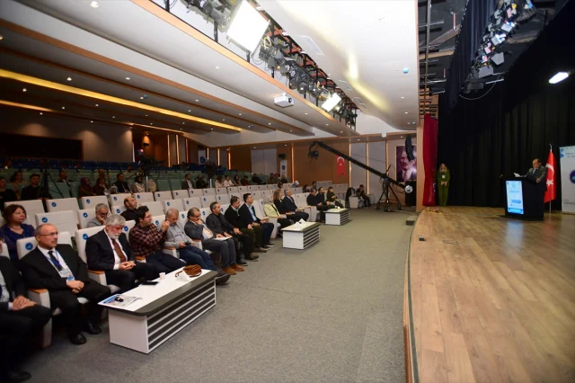Van'daki Uluslararası Sempozyum Yeni Ufuklar Açıyor