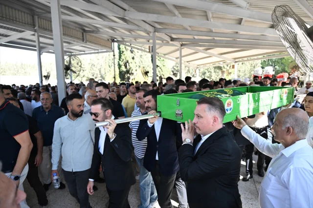 MHP'li Ayşe Sibel Ersoy'un Acı Günü: Annesi Toprağa Verildi