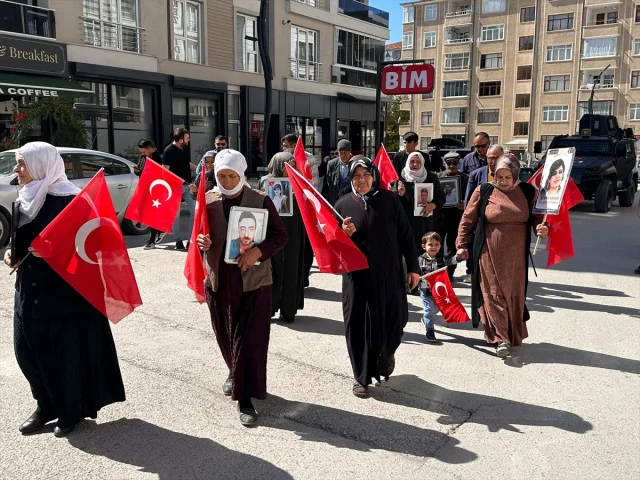 Van’da Anne ve Babaların Sessiz Çığlığı: Çocuklarımızı Geri Verin
