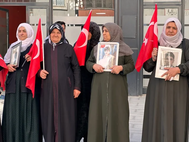Van’da Anne ve Babaların Sessiz Çığlığı: Çocuklarımızı Geri Verin