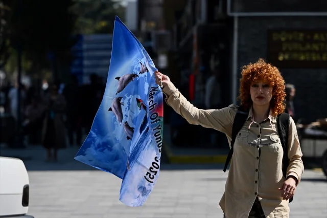 İranlı Aktivist Somayeh Moghadam'ın Kudüs Yürüyüşü Türkiye'yi Sallıyor