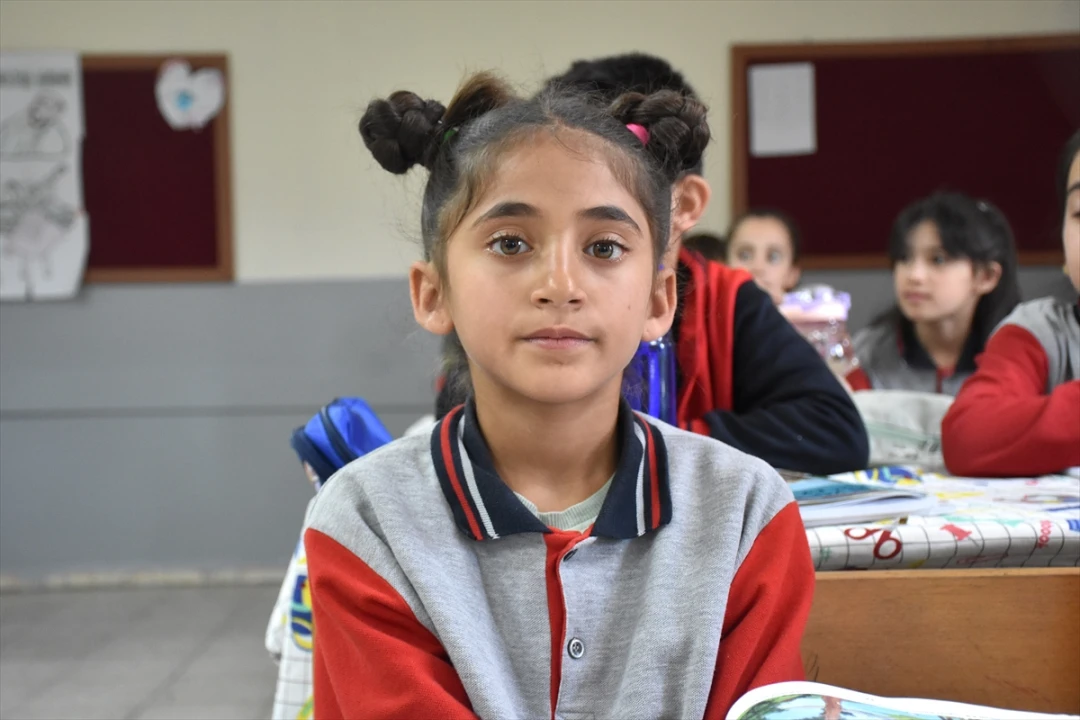 Van'ın Kahraman Kızı Hasret, Tek Öğrencilik Günlerini Geride Bıraktı