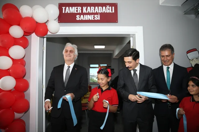 Tamer Karadağlı'nın Adını Taşıyan Sahne Diyarbakır'da Açıldı