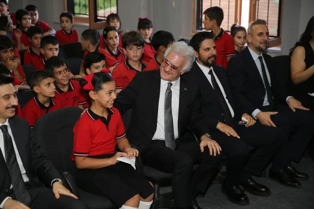 Tamer Karadağlı'nın Adını Taşıyan Sahne Diyarbakır'da Açıldı
