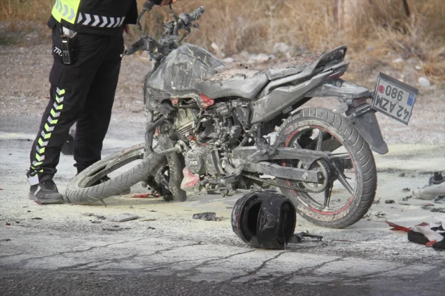 Konya'da Feci Kaza: İşçi Servisi ve Motosiklet Çarpıştı, Yar...