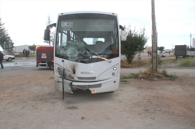 Konya'da Feci Kaza: İşçi Servisi ve Motosiklet Çarpıştı, Yaralılar Var