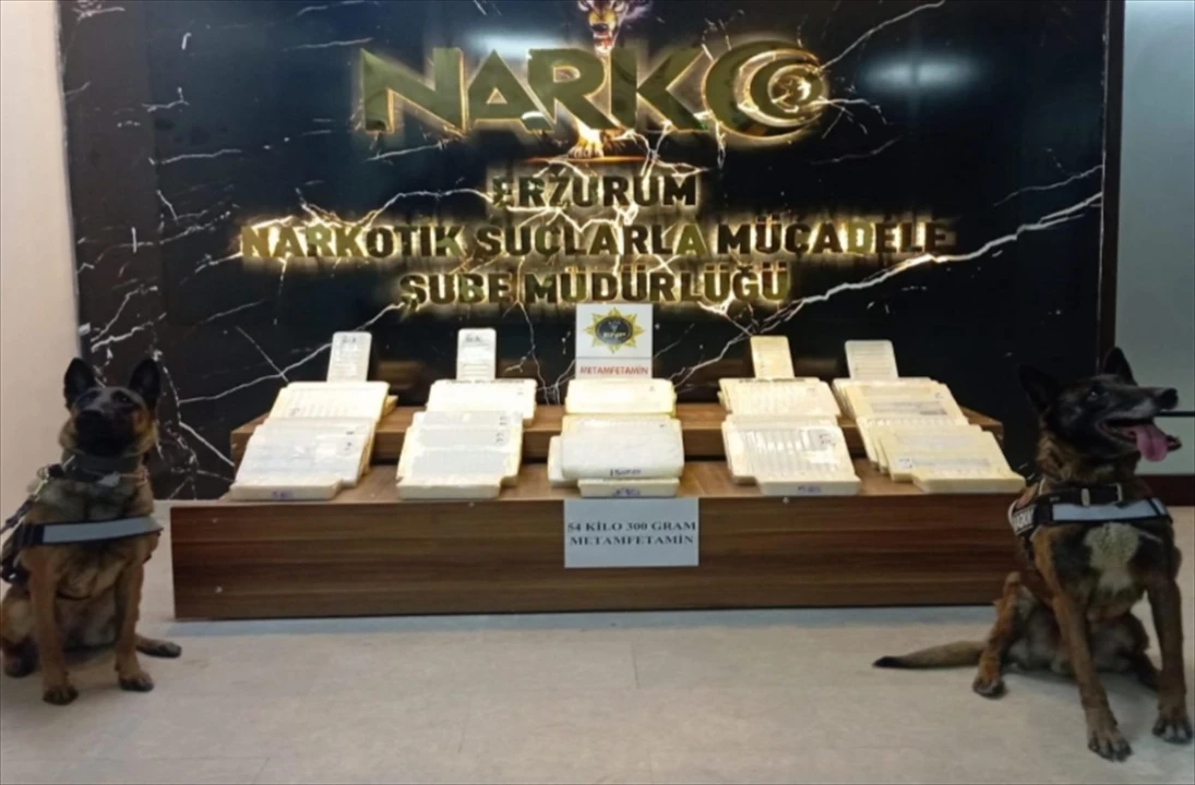 Erzurum'da Şok Operasyon! Kıyafetler Arasında Yüklü Miktarda Uyuşturucu Bulundu