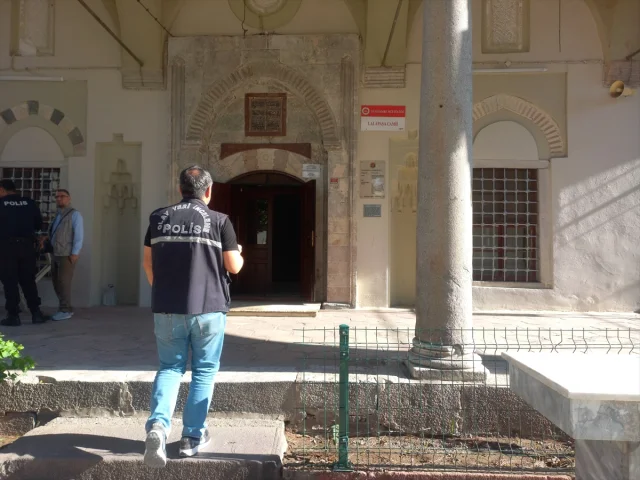 Manisa'da Camiye Yönelik Şok İddia: İki Kişi Tutuklandı