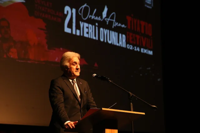Diyarbakır'da Tiyatro Coşkusu Zirve Yaptı: 'Orhan Asena Yerli Oyunlar Festivali' Start Aldı