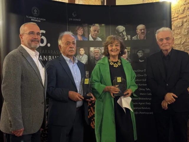 İstanbul'da Şiirin Büyüsü: 16. Uluslararası Şiir ve Edebiyat Festivali Başladı