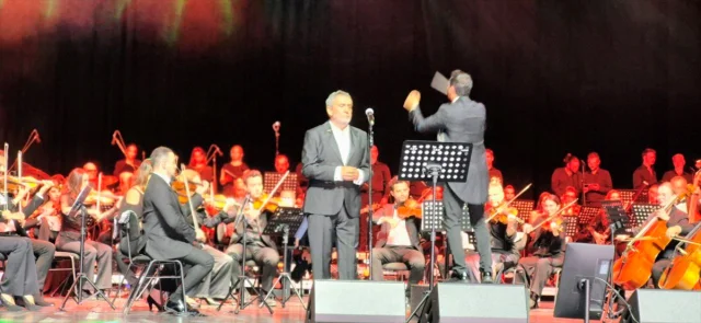 İstanbul'da Halk Müziği Coşkusu AKM'yi Salladı