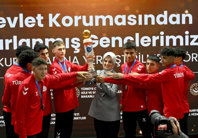 Bakan Göktaş ile Yeni Bir Başlangıç: 742 Gencin Kamuya Yerleştirilmesi