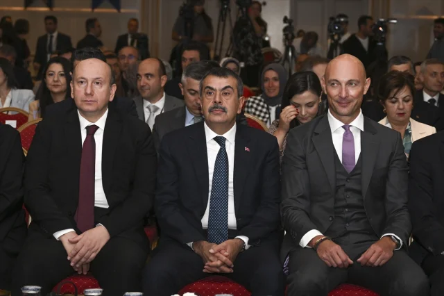 Bakan Tekin'den Kritik Açıklamalar: Türkiye’de Eğitimde Dijital Dönüşüm ve İnsan Hakları Vurgusu