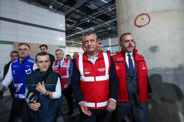 Özgür Özel İstanbul'da Yeni Metro Hattının Test Sürüşüne Katıldı