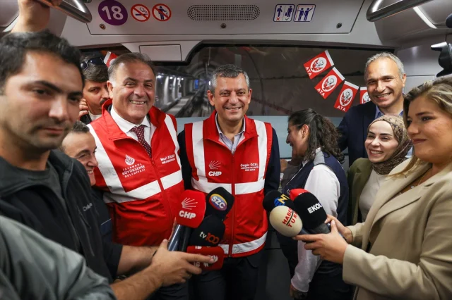 Özgür Özel İstanbul'da Yeni Metro Hattının Test Sürüşüne Katıldı
