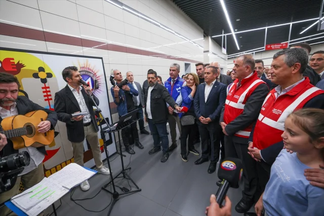 Özgür Özel İstanbul'da Yeni Metro Hattının Test Sürüşüne Katıldı