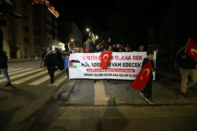 Kars'ta Gazze'ye Yardım Amacıyla Düzenlenen Büyük Yürüyüş