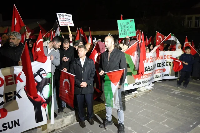 Kars'ta Gazze'ye Yardım Amacıyla Düzenlenen Büyük Yürüyüş
