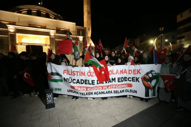 Kars'ta Gazze'ye Yardım Amacıyla Düzenlenen Büyük Yürüyüş