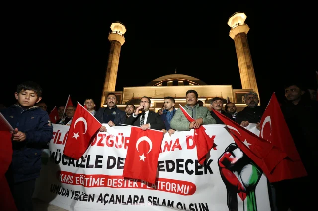 Kars'ta Gazze'ye Yardım Amacıyla Düzenlenen Büyük Yürüyüş