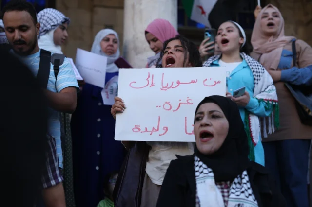 Şam'da Sıradışı Gösteri: Küresel Sumud Filosu İçin Destek Yağmuru