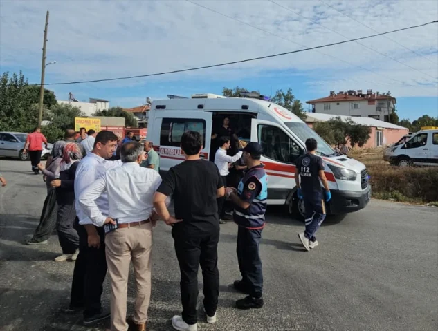 Antalya'da Şok Kaza: Servis Araçları Çarpıştı, 9 Öğrenci Yaralandı