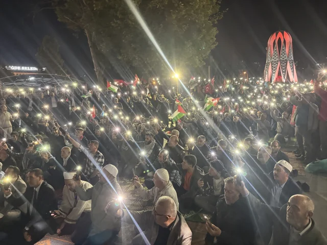 Niğde'de Gazze İçin Toplanan Kitle İsrail'i Kınadı