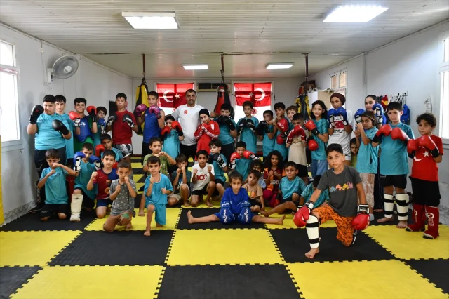 Adana'nın Dövüş Sanatları Muhtarı Gençlere Umut Aşılıyor