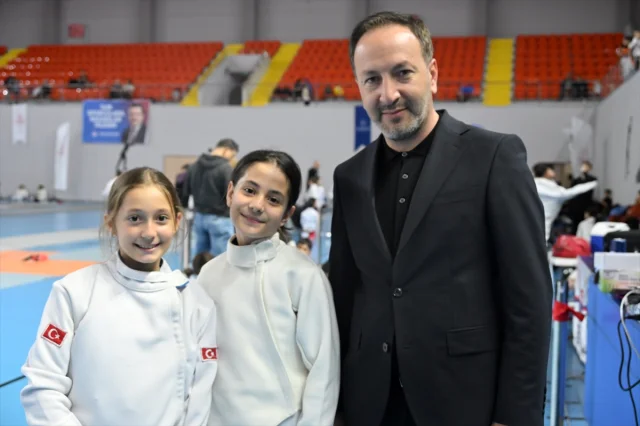 Riyad'da Eskrim Heyecanı Artıyor: Türkiye Madalya Rekoru Peş...