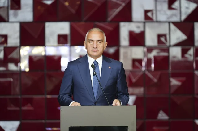 Bakan Ersoy'dan Kültür Sanat Sezonuna Hükmeden Açıklamalar