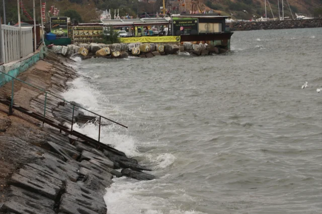 Tekirdağ'da Poyrazın Gücü Bu Kez Deniz Ulaşımını Felç Etti