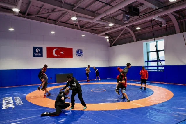 Kocaeli'de Genç Güreşçilerin Balkan Rüyası