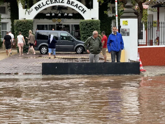 Muğla'daki Şiddetli Fırtına ve Sağanağın İnsanlar Üzerindeki Etkileri Herkesi Şaşırttı