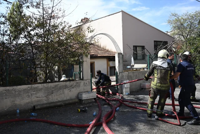 Ankara’da Gecekondu Yangını Panik Yarattı: Mahallede Büyük K...