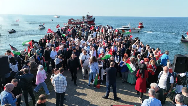 Artvin'in Karadeniz Sularında Dalgaları Aşan Direniş Çağrısı