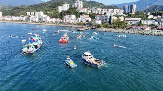 Artvin'in Karadeniz Sularında Dalgaları Aşan Direniş Çağrısı