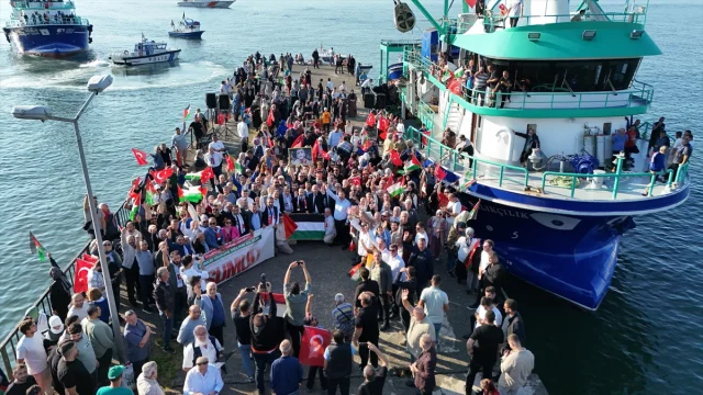 Artvin'in Karadeniz Sularında Dalgaları Aşan Direniş Çağrısı