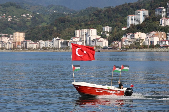 Artvin'in Karadeniz Sularında Dalgaları Aşan Direniş Çağrısı