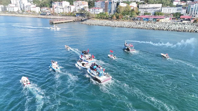 Artvin'in Karadeniz Sularında Dalgaları Aşan Direniş Çağrısı
