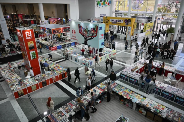 Ankara Kitap Fuarı Ziyaretçilerine Kapılarını Açtı: Kitapseverler İçin Kaçırılmayacak Etkinlikler