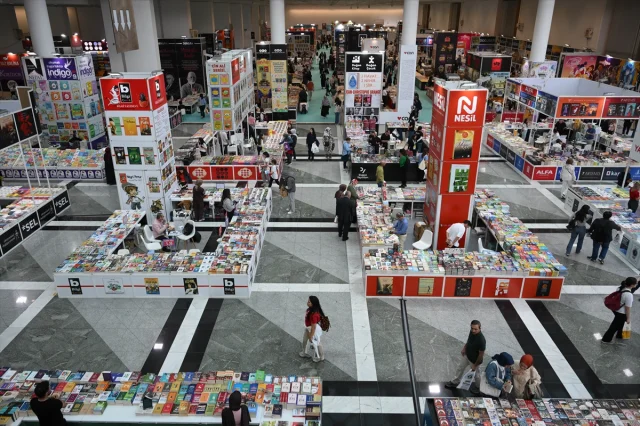 Ankara Kitap Fuarı Ziyaretçilerine Kapılarını Açtı: Kitapseverler İçin Kaçırılmayacak Etkinlikler