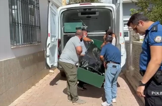 Antalya'da Şok: Cezaevinden Çıkan Kadın Arkadaşının Evinde H...