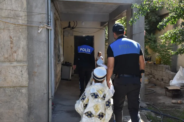 Siirt'te 'Kirvem Polis Olsun' Projesi ile 600 Çocuğa Umut